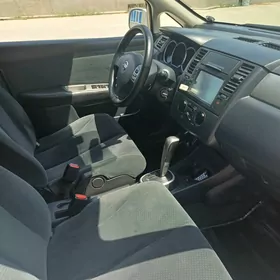 Nissan Versa 2010