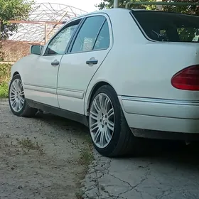 Mercedes-Benz E320 1997