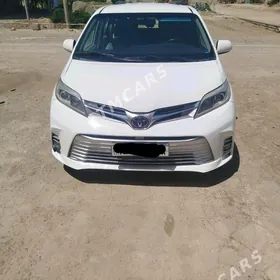 Toyota Sienna 2016