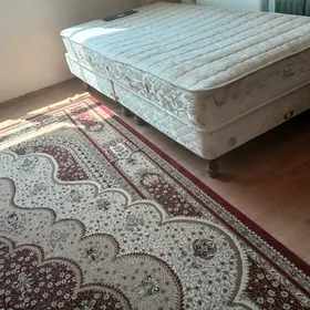 кровать