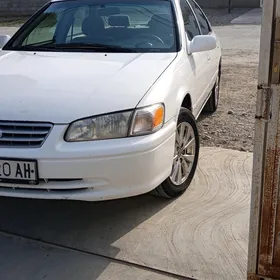 Toyota Camry 2000