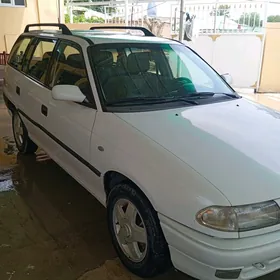 Opel Astra 1996