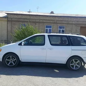 Toyota Sienna 2000