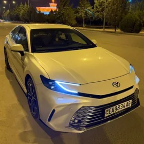 Toyota Camry 2025