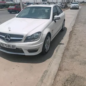 Mercedes-Benz C300 2010