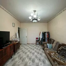 Мир 6  3 этаж 1 комната 