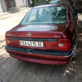 Opel Vectra 1992