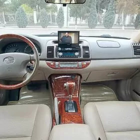 Toyota Camry 2004
