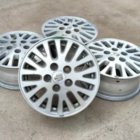 Diska 15 lik...Toyota morda