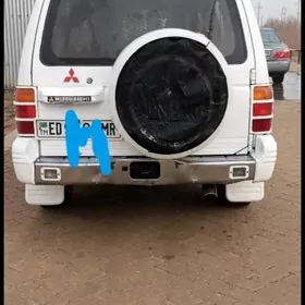 Mitsubishi Montero 1992