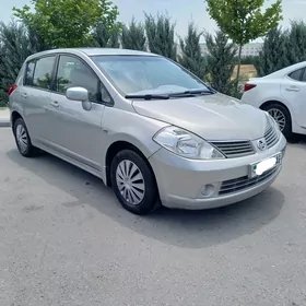 Nissan Tiida 2007