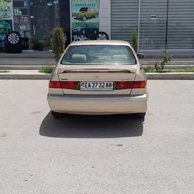Toyota Camry 1999