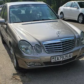 Mercedes-Benz E320 2005