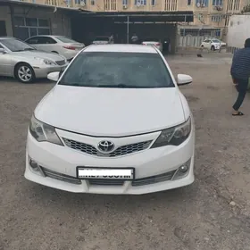 Toyota Camry 2012