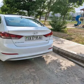 Hyundai Elantra 2018