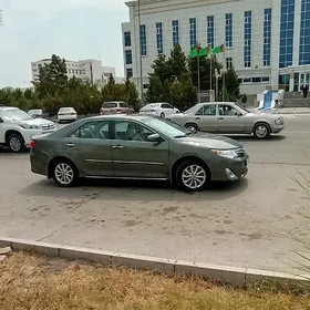 Toyota Camry 2013