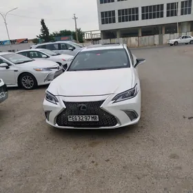 Lexus IS 300 2021