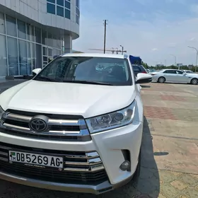 Toyota Highlander 2019