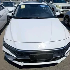 Hyundai Elantra 2025