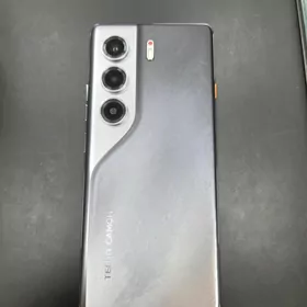 Tehno camon 40 pro