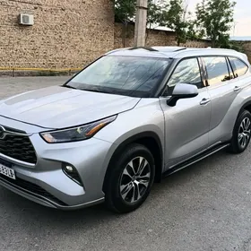 Toyota Highlander 2022