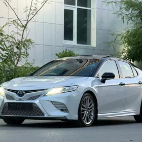 Toyota Camry 2018