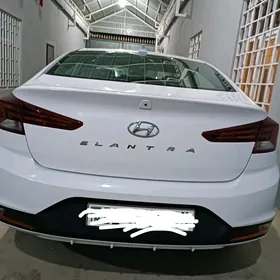 Hyundai Elantra 2020