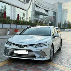 Toyota Camry 2021