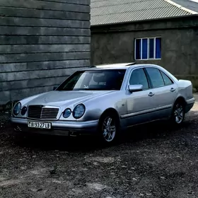 Mercedes-Benz E320 1998