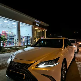 Lexus ES 350 2022