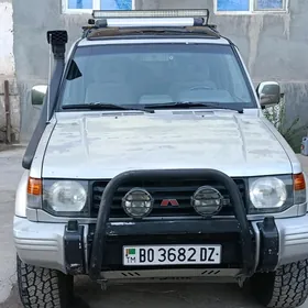 Mitsubishi Pajero 1996