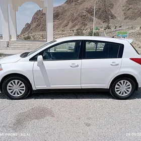 Nissan Versa 2010