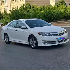 Toyota Camry 2014