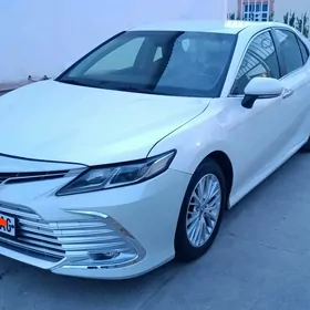 Toyota Camry Hybrid 2021