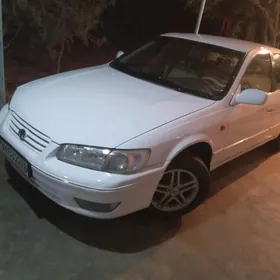 Toyota Camry 2001