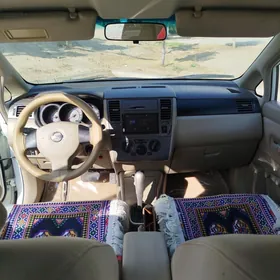 Nissan Tiida 2006
