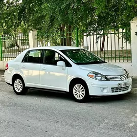 Nissan Versa 2011