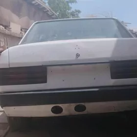 Mercedes-Benz 190E 1988
