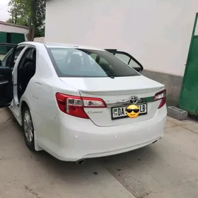 Toyota Camry 2014