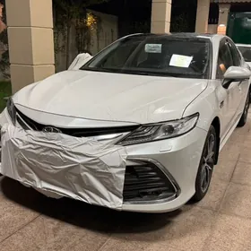 Toyota Camry 2024