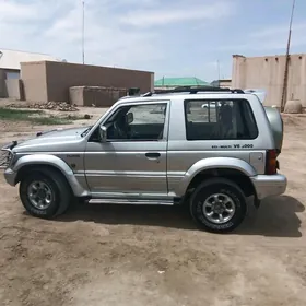 Mitsubishi Pajero 1995