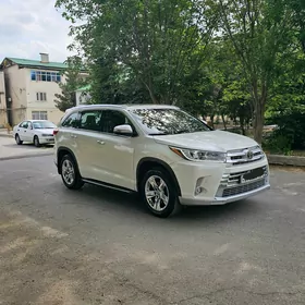 Toyota Highlander 2016