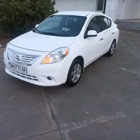 Nissan Versa 2012