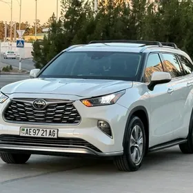 Toyota Highlander 2021