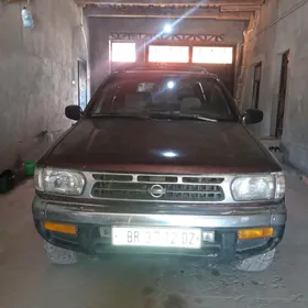 Nissan Pathfinder 1998