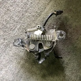 camry kapot zamok