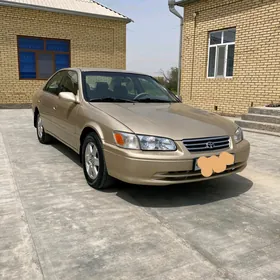 Toyota Camry 2001
