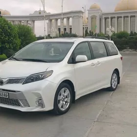 Toyota Sienna 2019