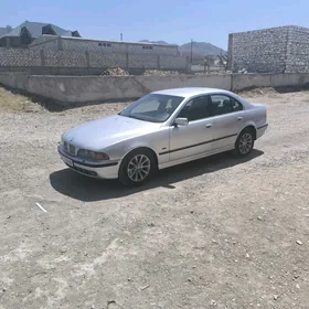 BMW E39 1999