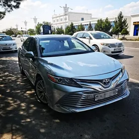 Toyota Camry 2018